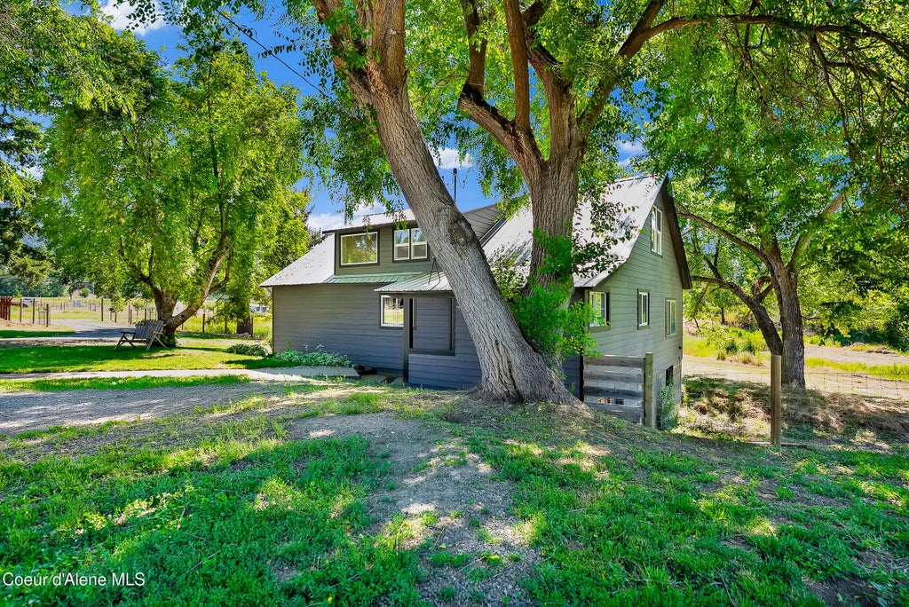 Photo of 256 Roosevelt Rd, Bonners Ferry, ID 83805 (MLS # 26-6762)