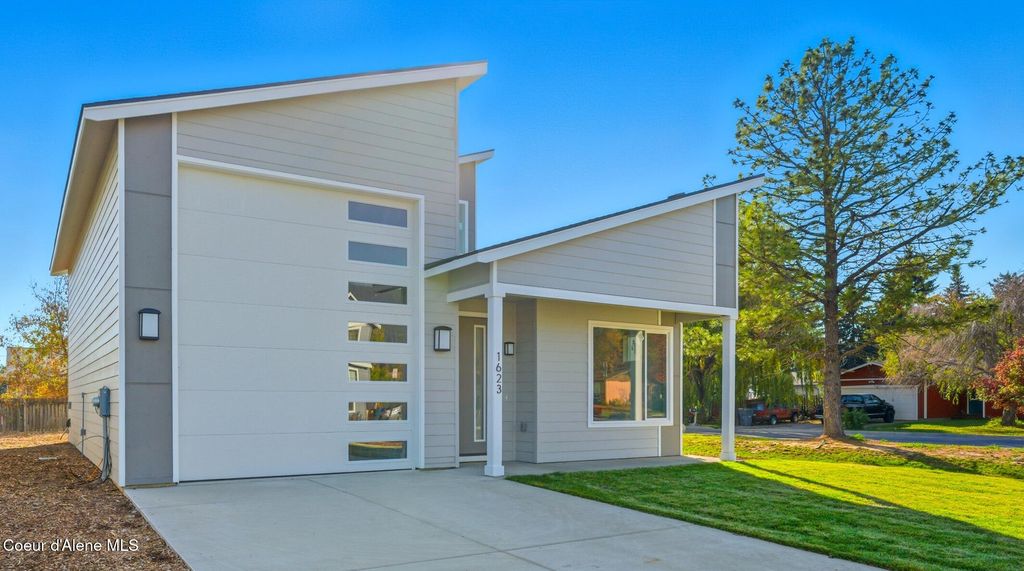 Photo of 1623 Gondola Ct, Sandpoint, ID 83864 (MLS # 25-11068)