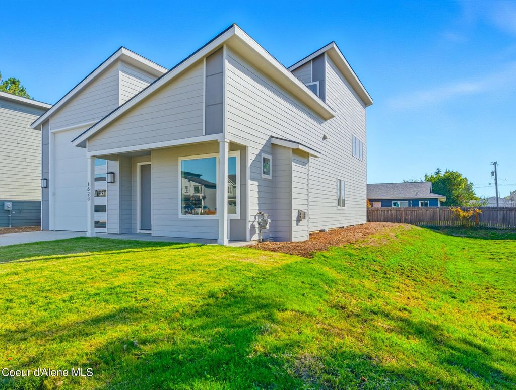 Photo of 1623 Gondola Ct, Sandpoint, ID 83864 (MLS # 25-11068)