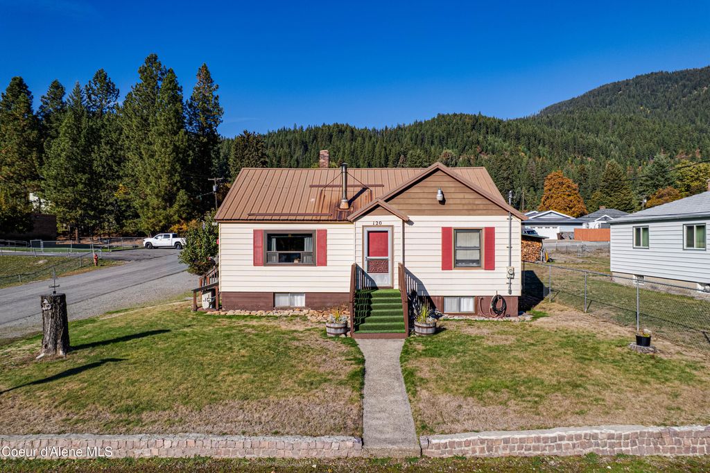 Photo of 120 4th St, Silverton, ID 83867 (MLS # 25-10517)