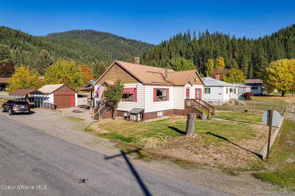 Photo of 120 4th St, Silverton, ID 83867 (MLS # 25-10517)