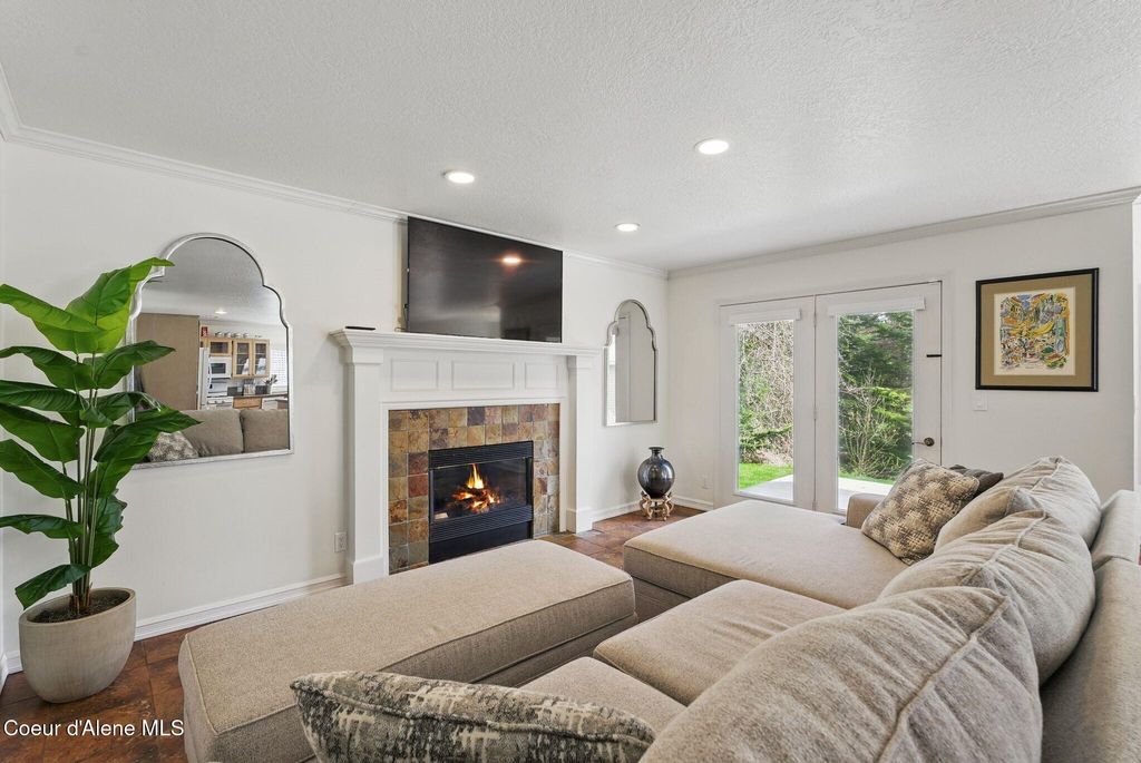 Photo of 2123 Browning Way, Sandpoint, ID 83864 (MLS # 26-4013)