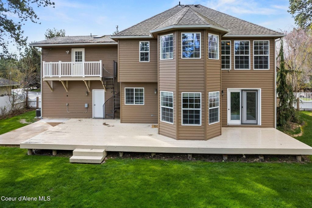 Photo of 2123 Browning Way, Sandpoint, ID 83864 (MLS # 26-4013)