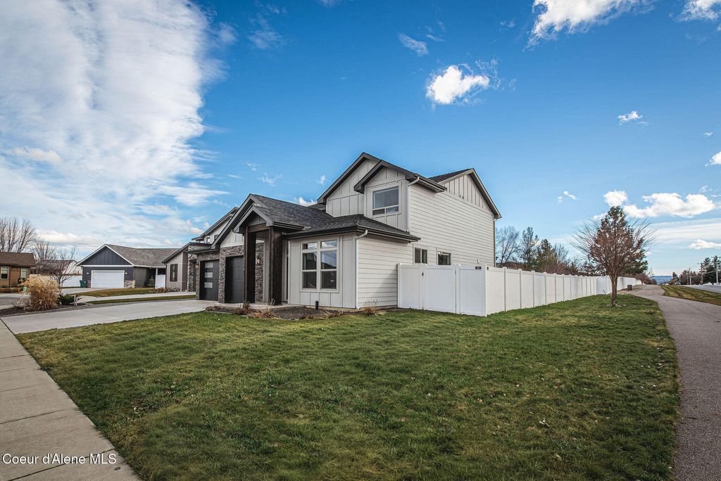 Photo of 3170 Berta Jo Ct, Hayden, ID 83835 (MLS # 26-1790)