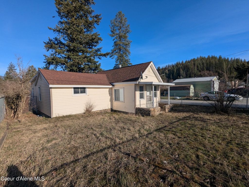 Photo of 6 Maple, Pinehurst, ID 83850 (MLS # 26-1301)