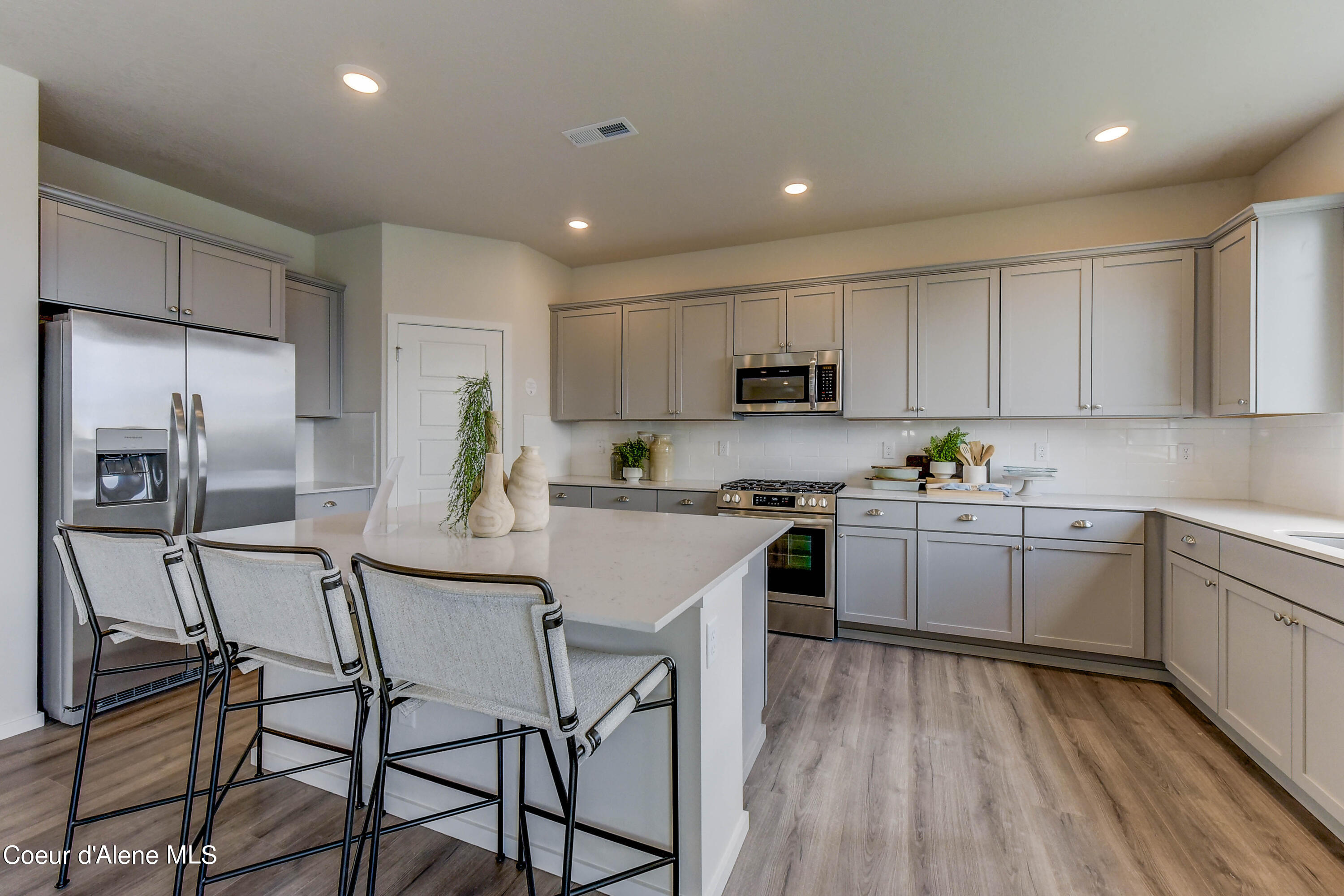 Hayden, Idaho 83835, United States, 4 Bedrooms Bedrooms, ,3 BathroomsBathrooms,Residential,Pending,46146