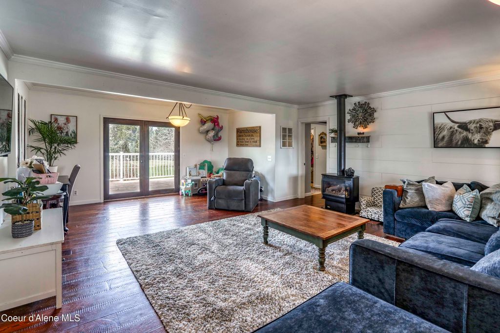 Photo of 2048 Selle Rd, Sandpoint, ID 83864 (MLS # 25-10115)