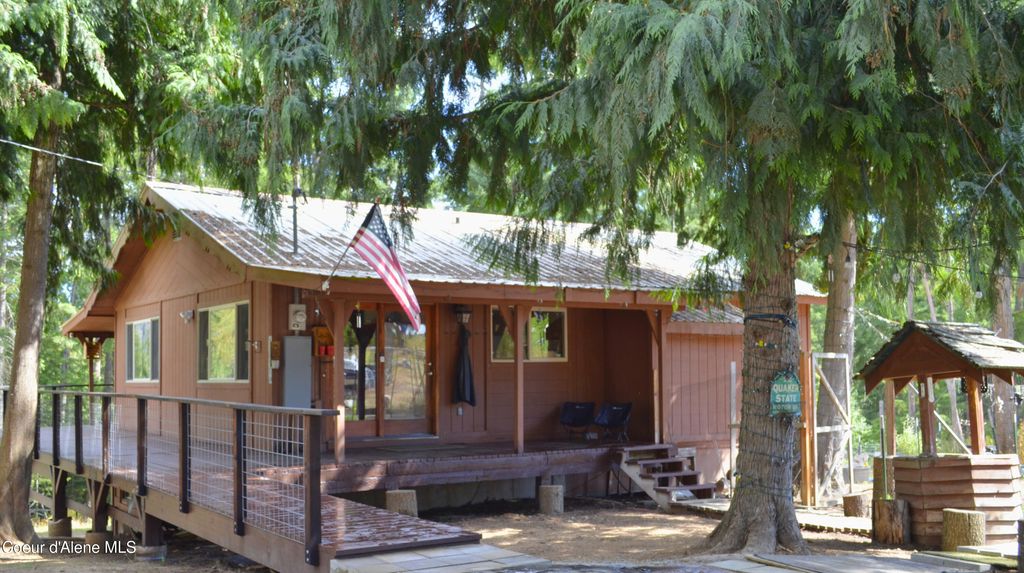 Photo of 13073 Dufort Rd, Priest River, ID 83856 (MLS # 25-8791)
