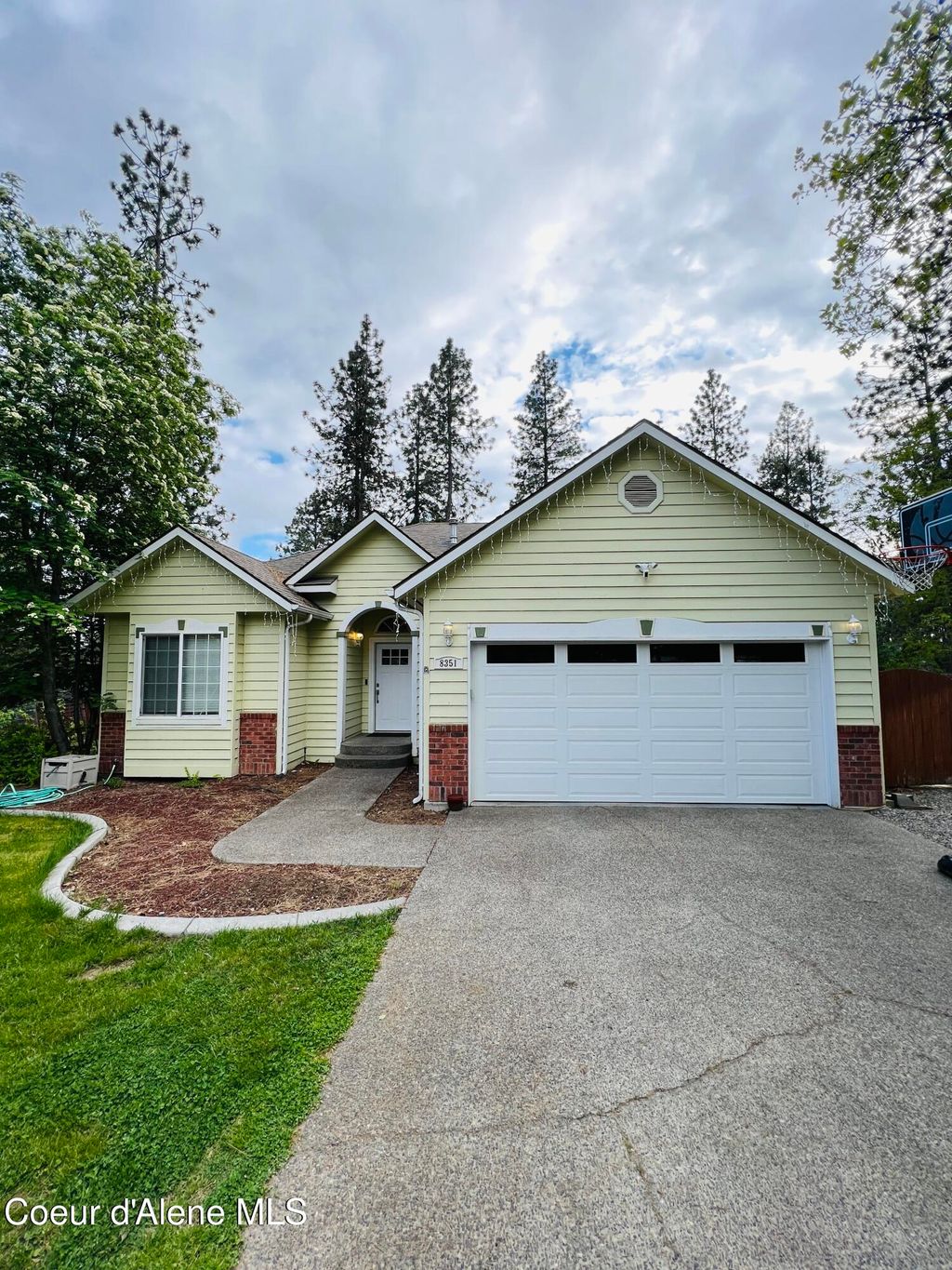 Photo of 8351 AUDUBON Dr, Hayden, ID 83835 (MLS # 25-4894)