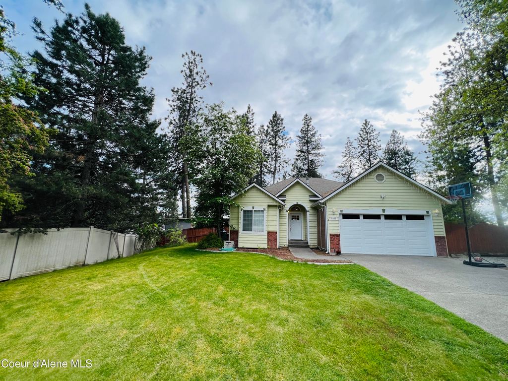 Photo of 8351 AUDUBON Dr, Hayden, ID 83835 (MLS # 25-4894)