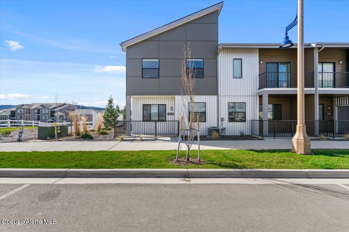 1090 E 4th Ave, Post Falls, Texas image 9
