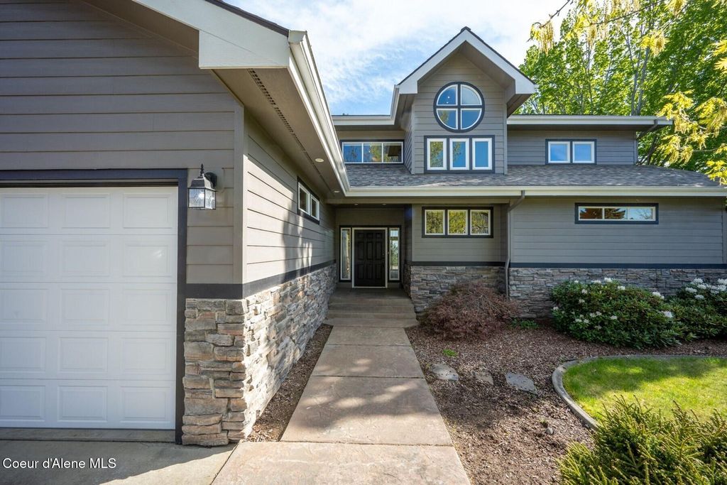Photo of 8128 Stonehaven DR, Hayden, ID 83835 (MLS # 26-4650)