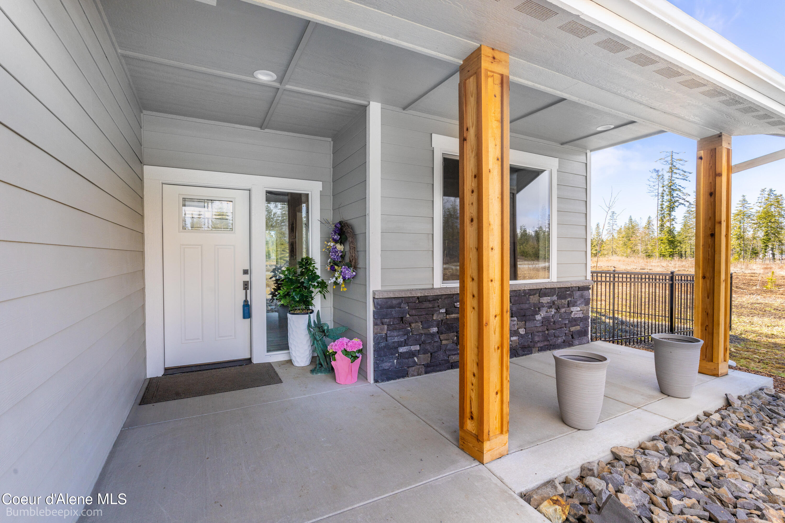 Athol, Idaho 83801, United States, 3 Bedrooms Bedrooms, ,2 BathroomsBathrooms,Residential,Pending,64215