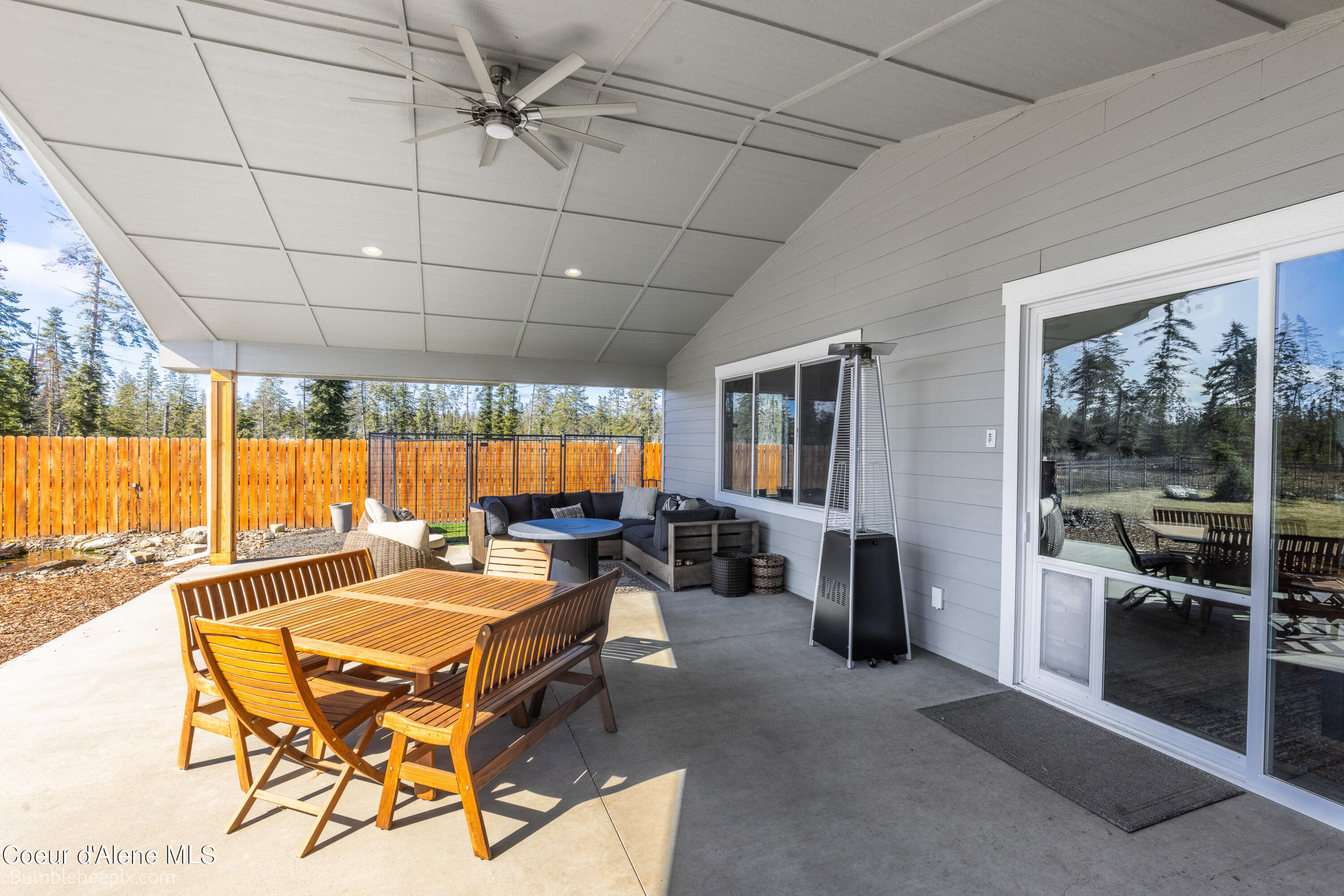 Athol, Idaho 83801, United States, 3 Bedrooms Bedrooms, ,2 BathroomsBathrooms,Residential,Pending,64215