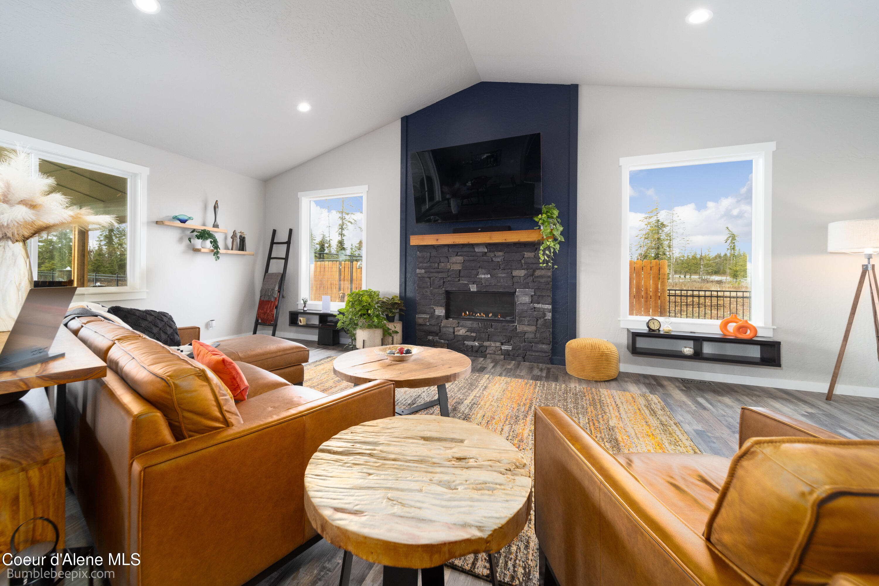 Athol, Idaho 83801, United States, 3 Bedrooms Bedrooms, ,2 BathroomsBathrooms,Residential,Pending,64215