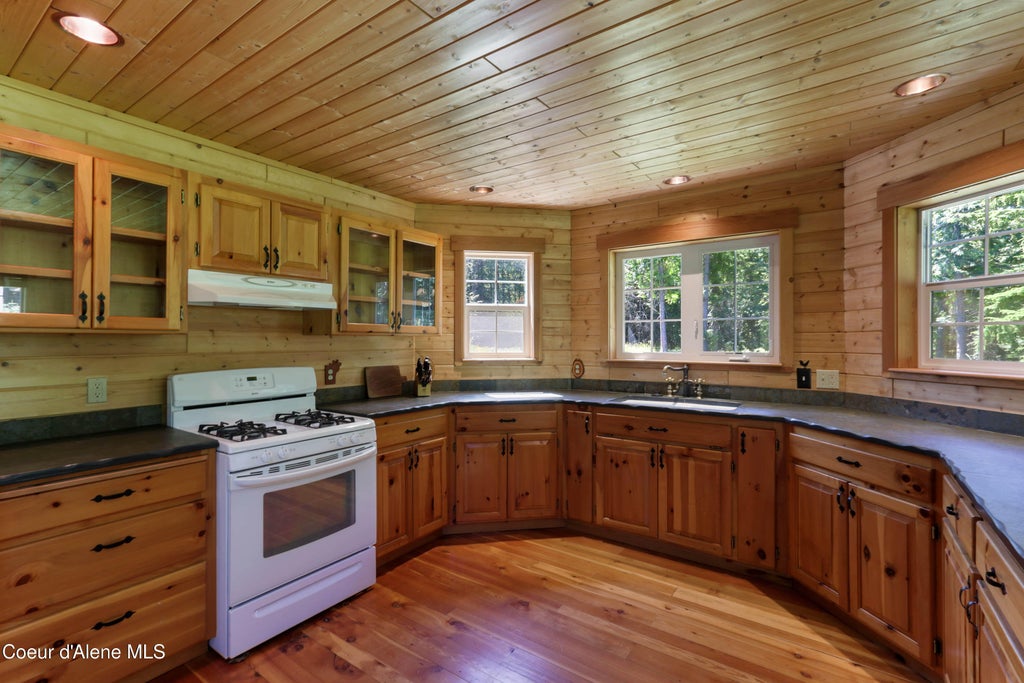 Photo of 1261 Michael LN, Sandpoint, ID 83864 (MLS # 26-7136)