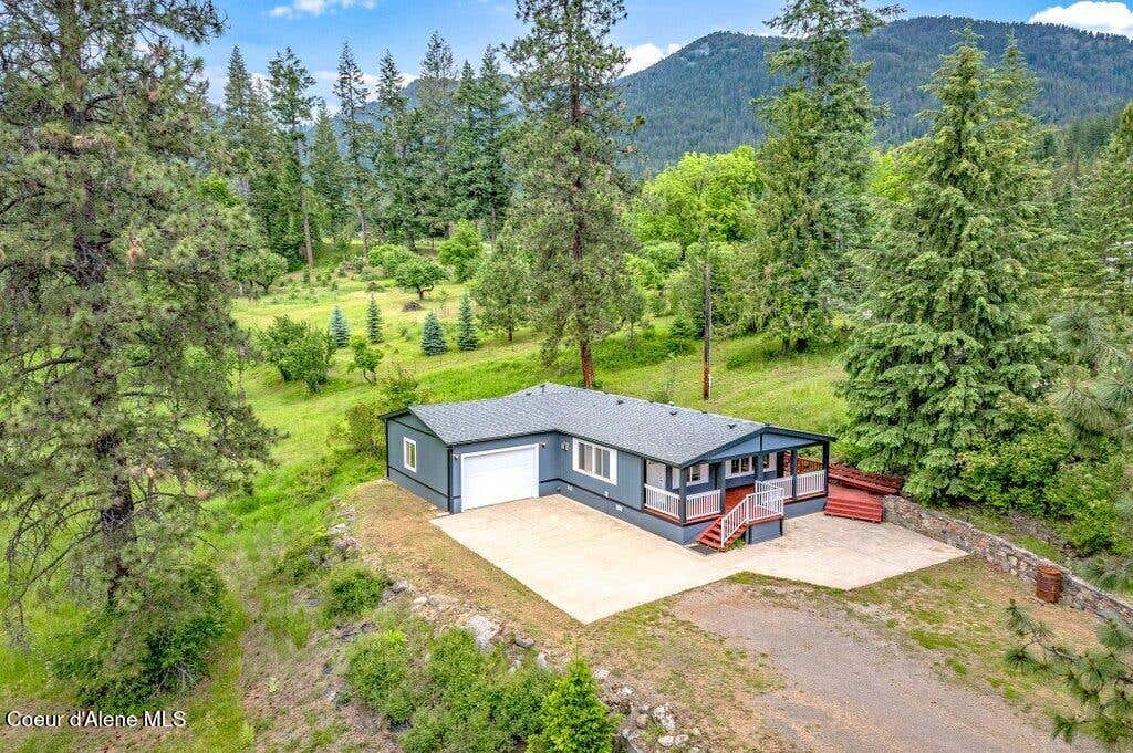 Photo of 2075 Denton RD, Hope, ID 83836 (MLS # 26-6222)