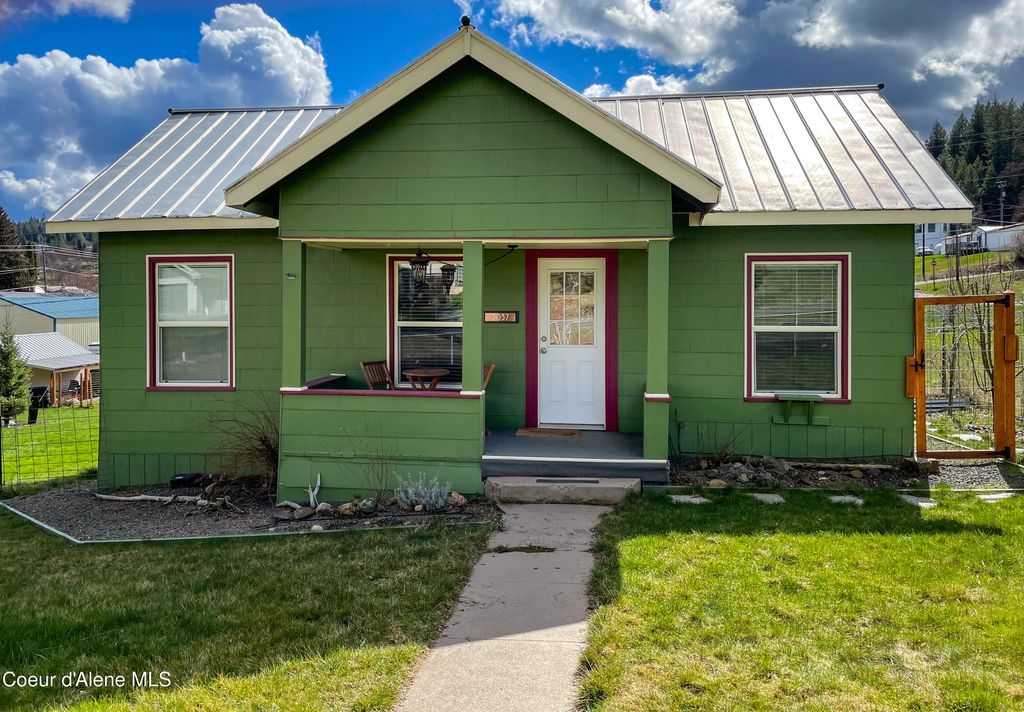 Photo of 2037 Saint Maries Ave, St. Maries, ID 83861 (MLS # 26-2526)