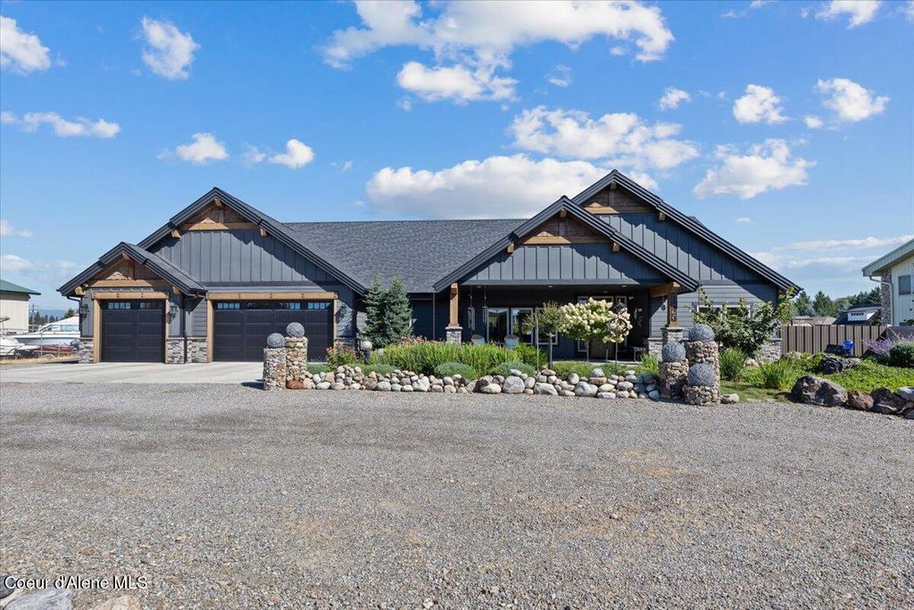 Photo of 145 HANLEY Ave, Dalton Gardens, ID 83815 (MLS # 25-8669)