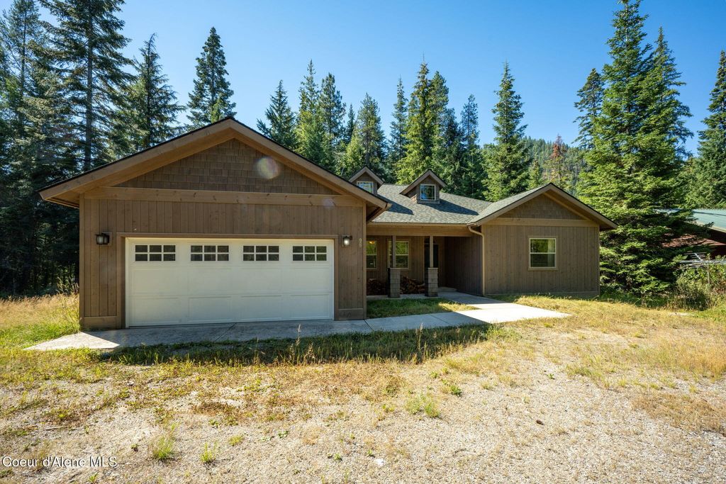 Photo of 96 Tracy Ln, Priest River, ID 83856 (MLS # 26-3020)