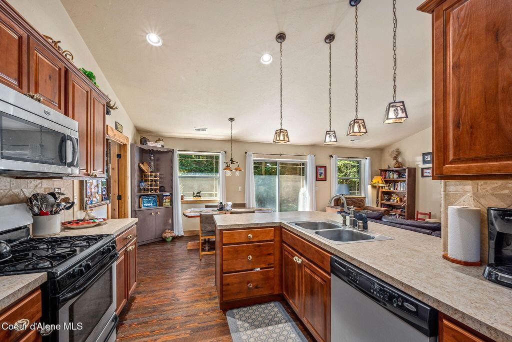 Photo of 96 Tracy Ln, Priest River, ID 83856 (MLS # 26-3020)