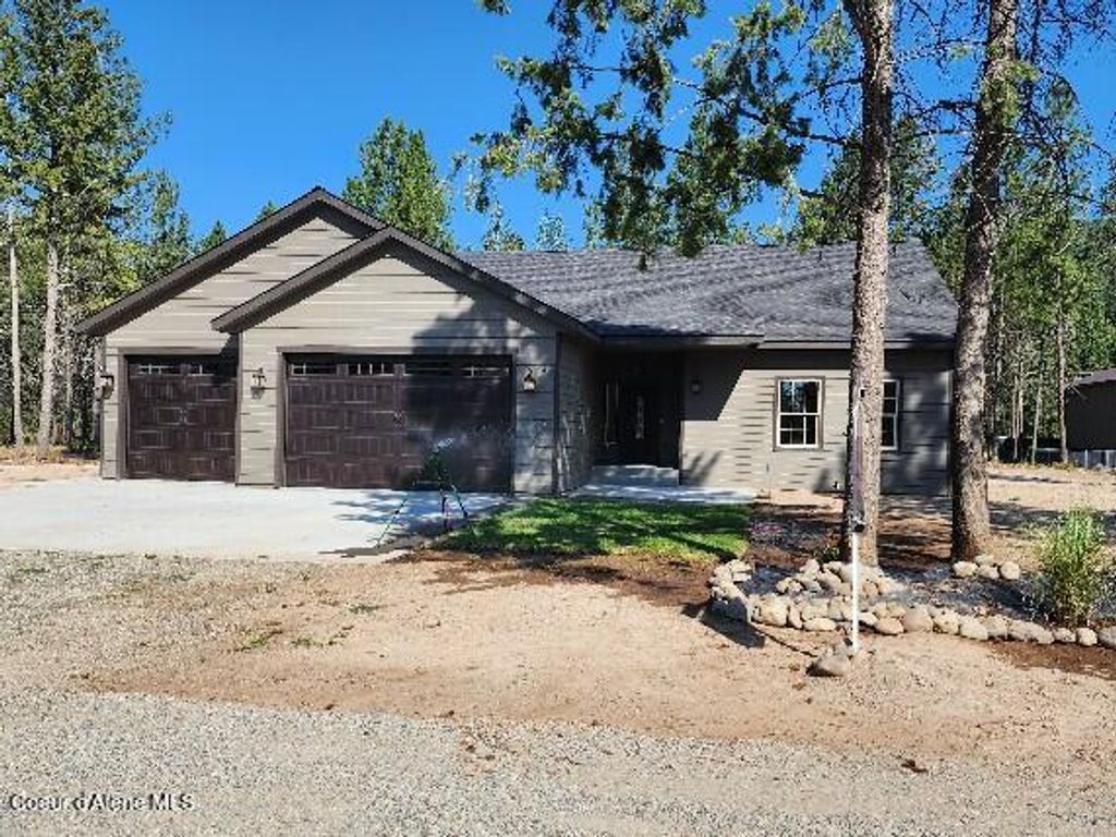 Photo of 415 Elk Rd, Moyie Springs, ID 83845 (MLS # 26-3716)