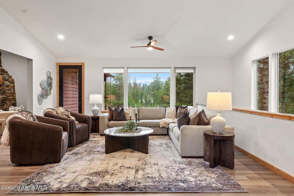 Photo of 672 Hopkins Rd, Sandpoint, ID 83864 (MLS # 26-2862)