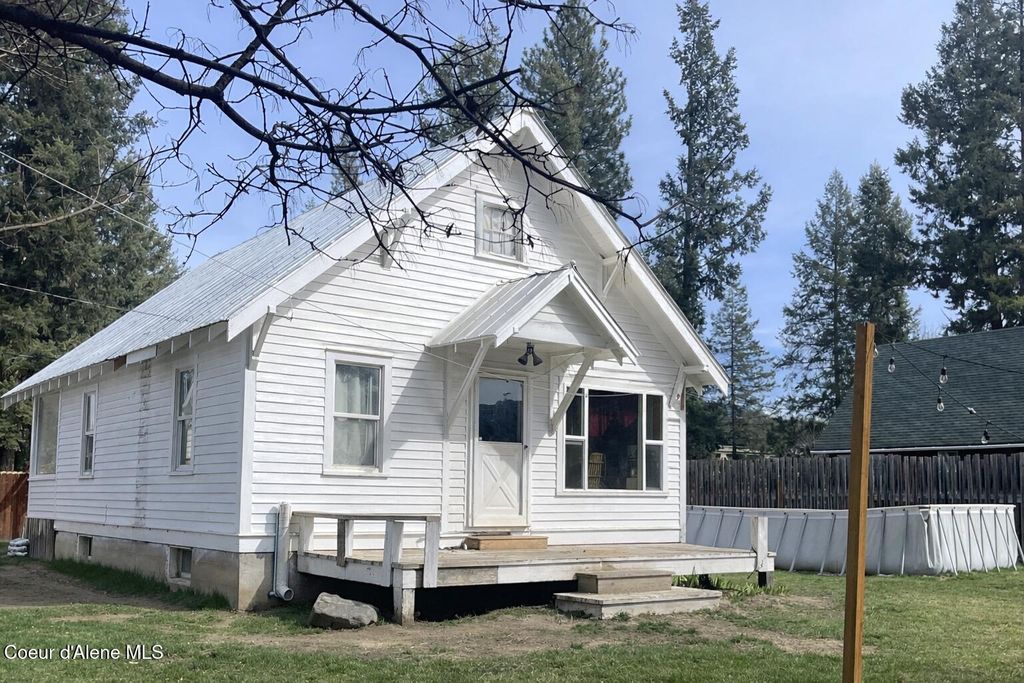 Photo of 131 Electric Ave, Moyie Springs, ID 83845 (MLS # 26-3128)