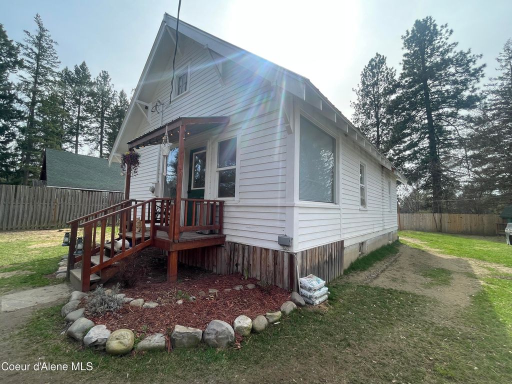 Photo of 131 Electric Ave, Moyie Springs, ID 83845 (MLS # 26-3128)