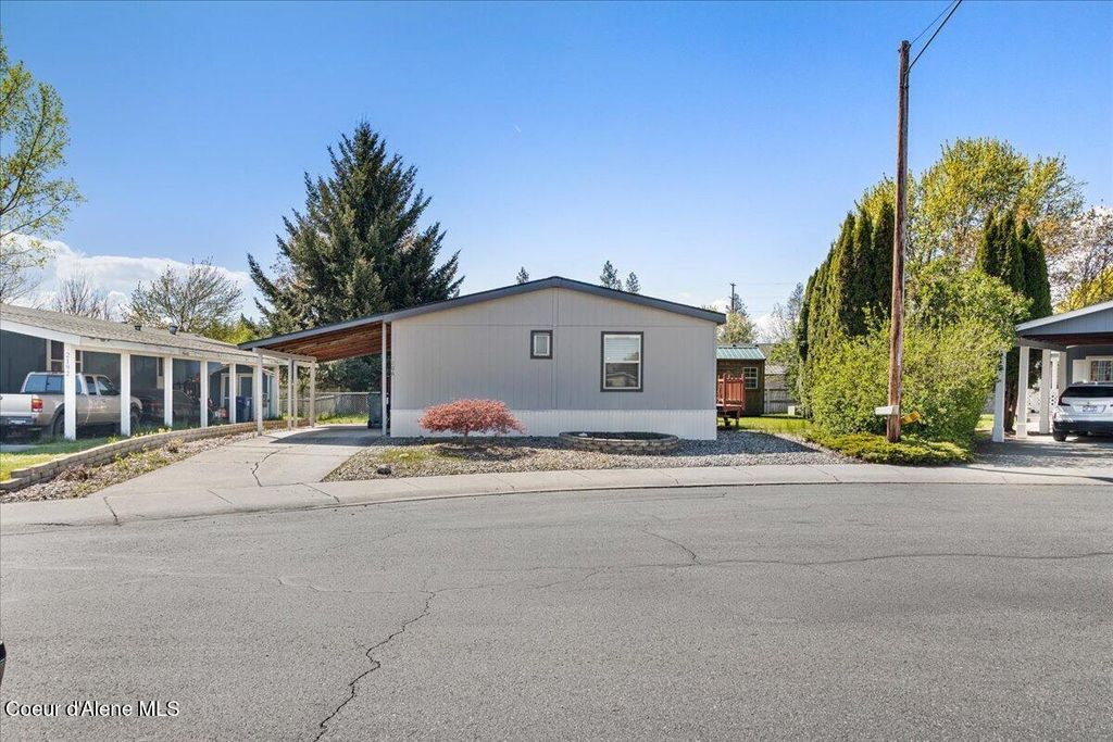 Photo of 2206 Oxford Cir, Coeur dAlene, ID 83815 (MLS # 26-4301)