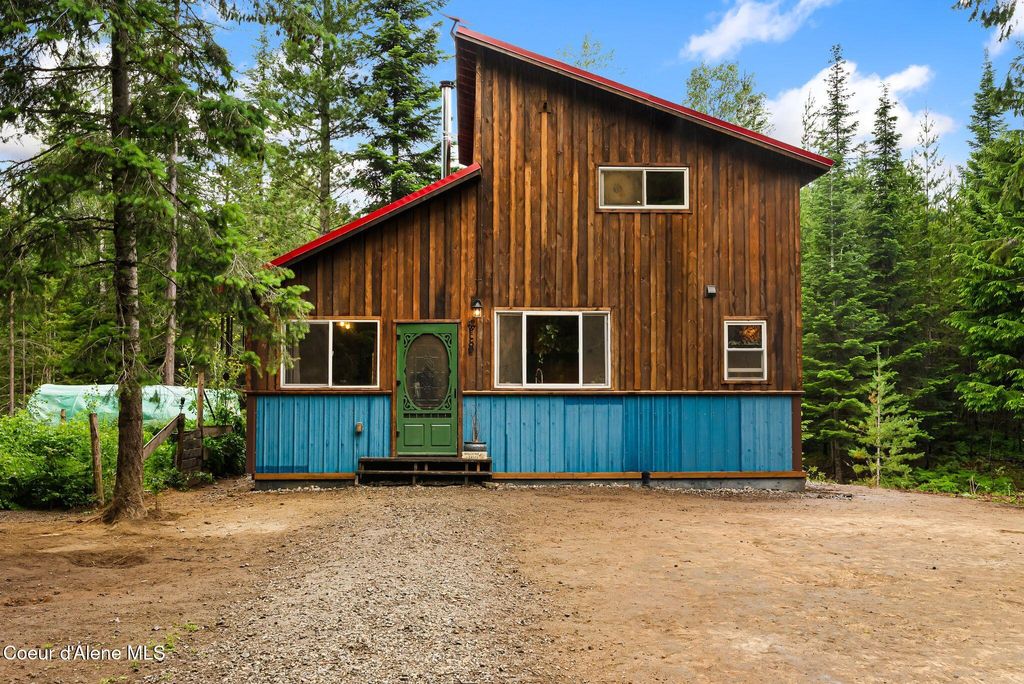 Photo of 840 Artisan WAY, Sandpoint, ID 83864 (MLS # 26-6959)