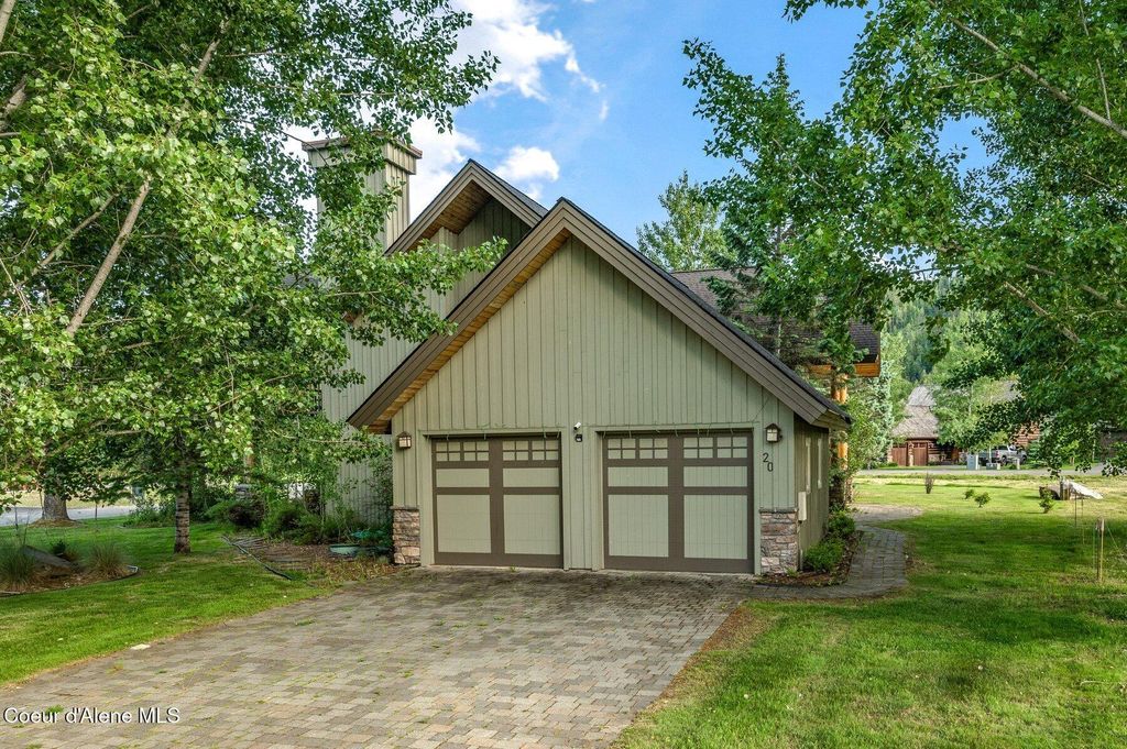 Photo of 20 Gracie Lane Lane, Sandpoint, ID 83864 (MLS # 25-6471)