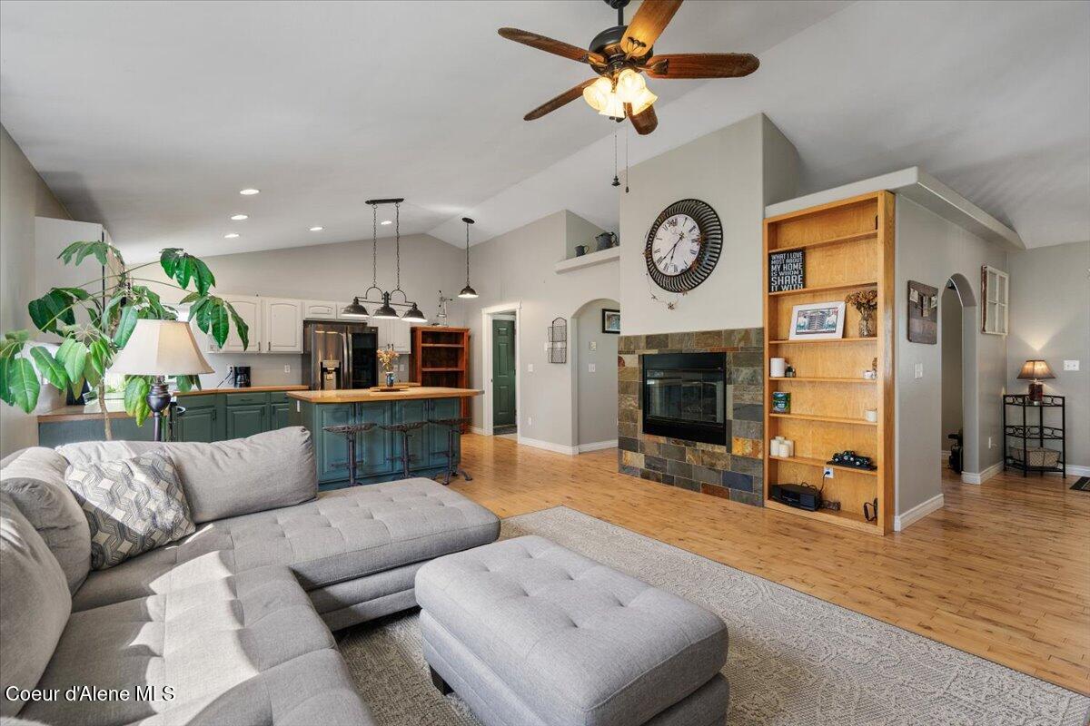 32844 N Tahoe Dr, Spirit Lake, Alaska image 8