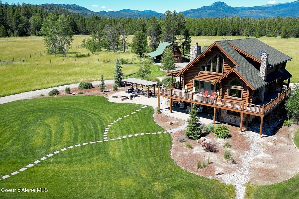 Photo of 296 Camp Peine Rd, Sagle, ID 83860 (MLS # 26-1913)