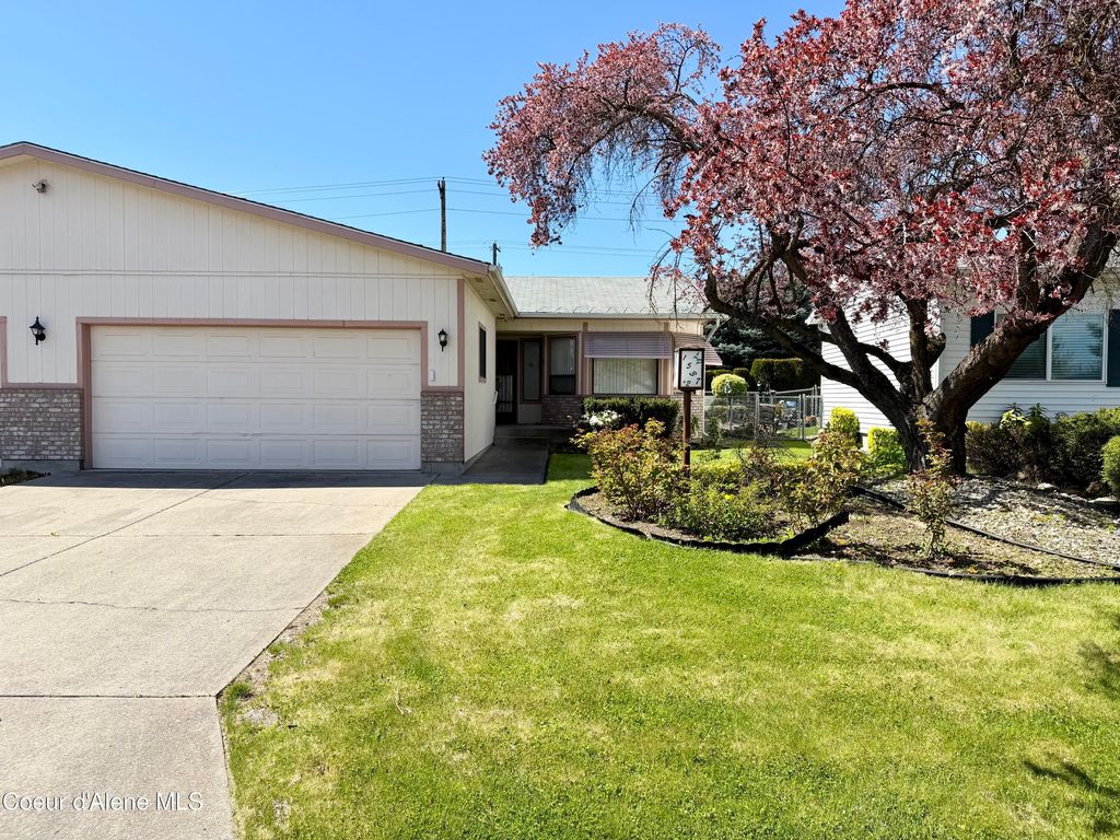 Photo of 1537 Woodlawn Dr # 2, Hayden, ID 83835 (MLS # 26-4294)