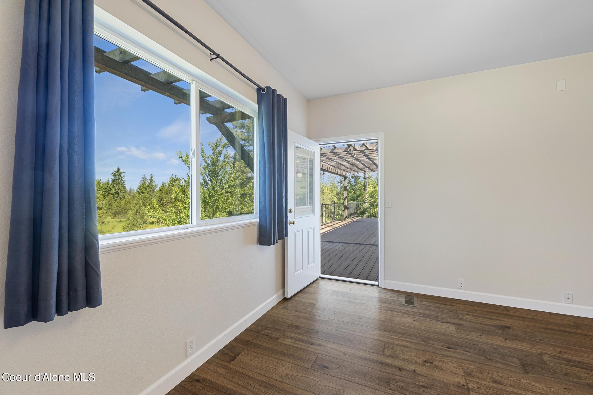 Athol, Idaho 83801, United States, 4 Bedrooms Bedrooms, ,3 BathroomsBathrooms,Residential,Pending,46824