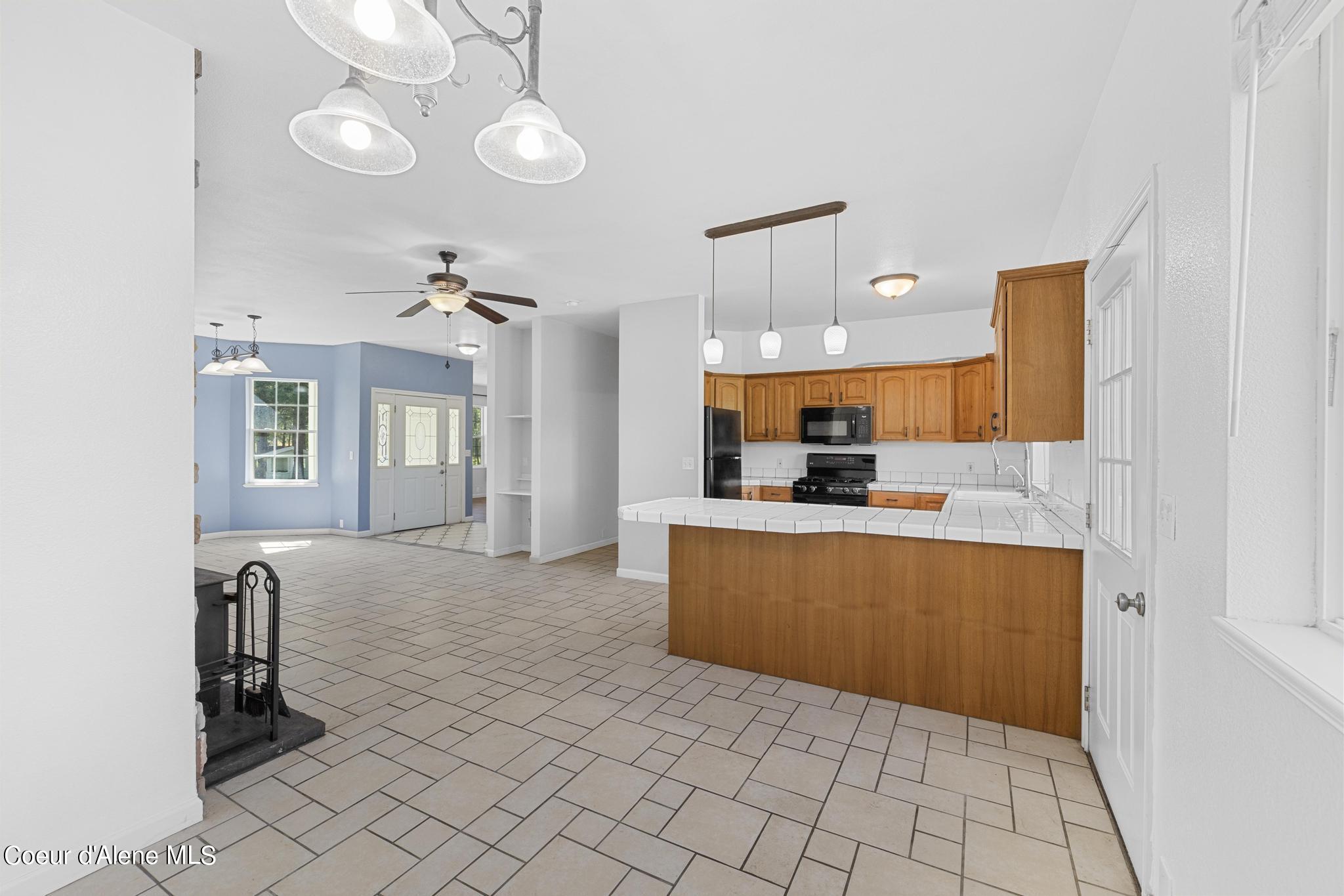 Athol, Idaho 83801, United States, 4 Bedrooms Bedrooms, ,3 BathroomsBathrooms,Residential,Pending,46824