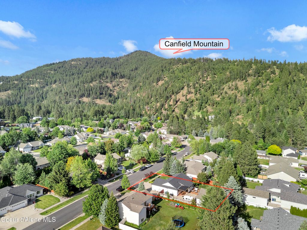 Photo of 2082 Greenleaf LN, Coeur dAlene, ID 83815 (MLS # 26-5878)