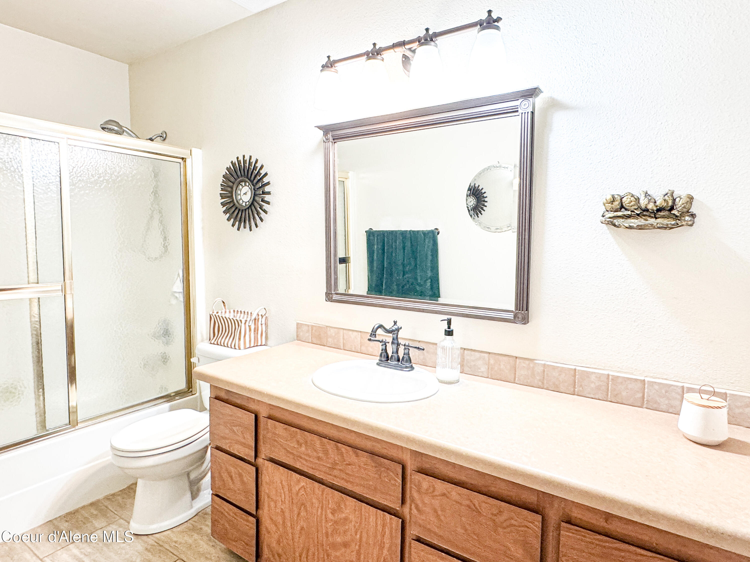 Hayden, Idaho 83835, United States, 4 Bedrooms Bedrooms, ,3 BathroomsBathrooms,Residential,Active,158034