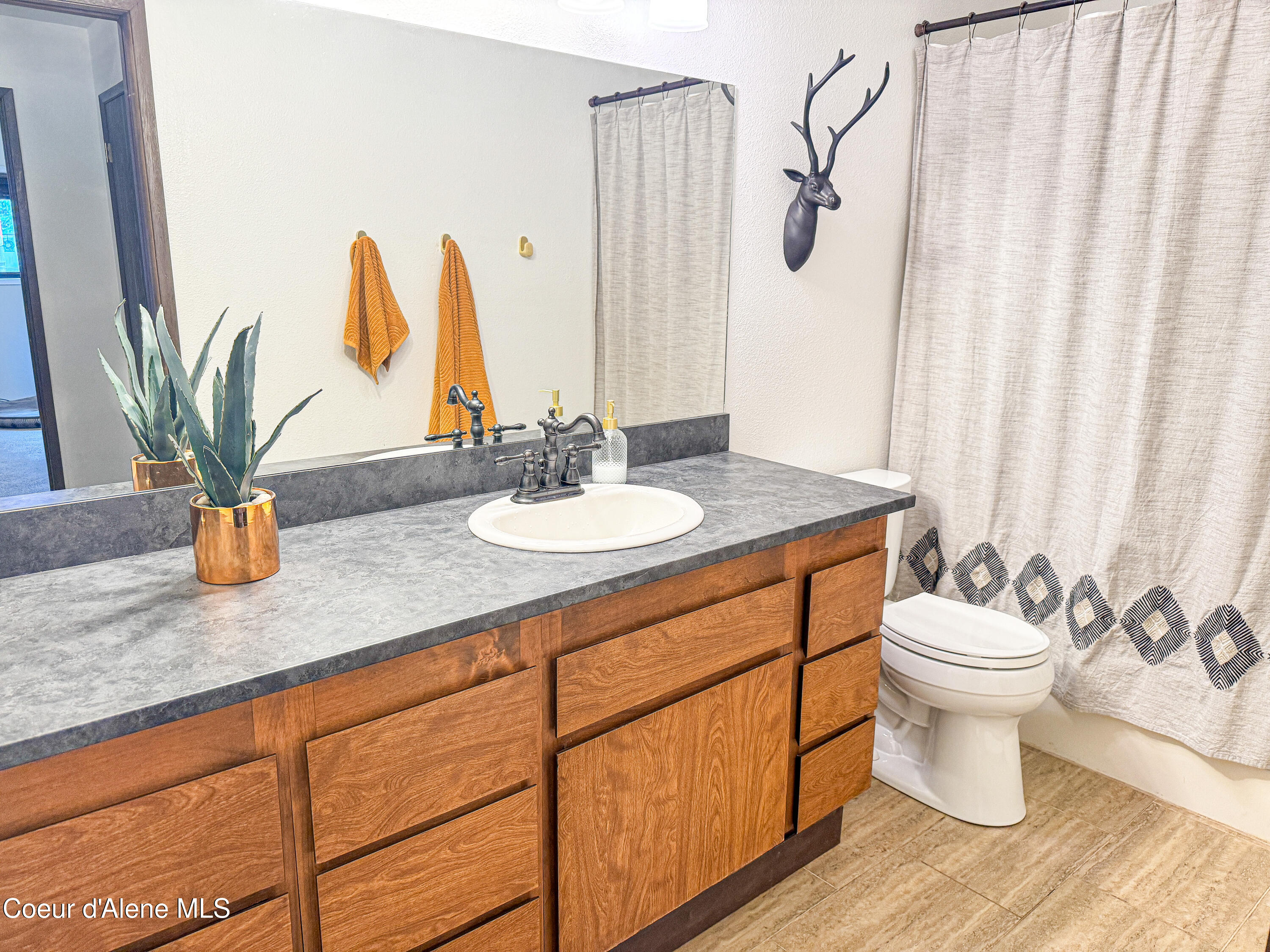 Hayden, Idaho 83835, United States, 4 Bedrooms Bedrooms, ,3 BathroomsBathrooms,Residential,Active,158034