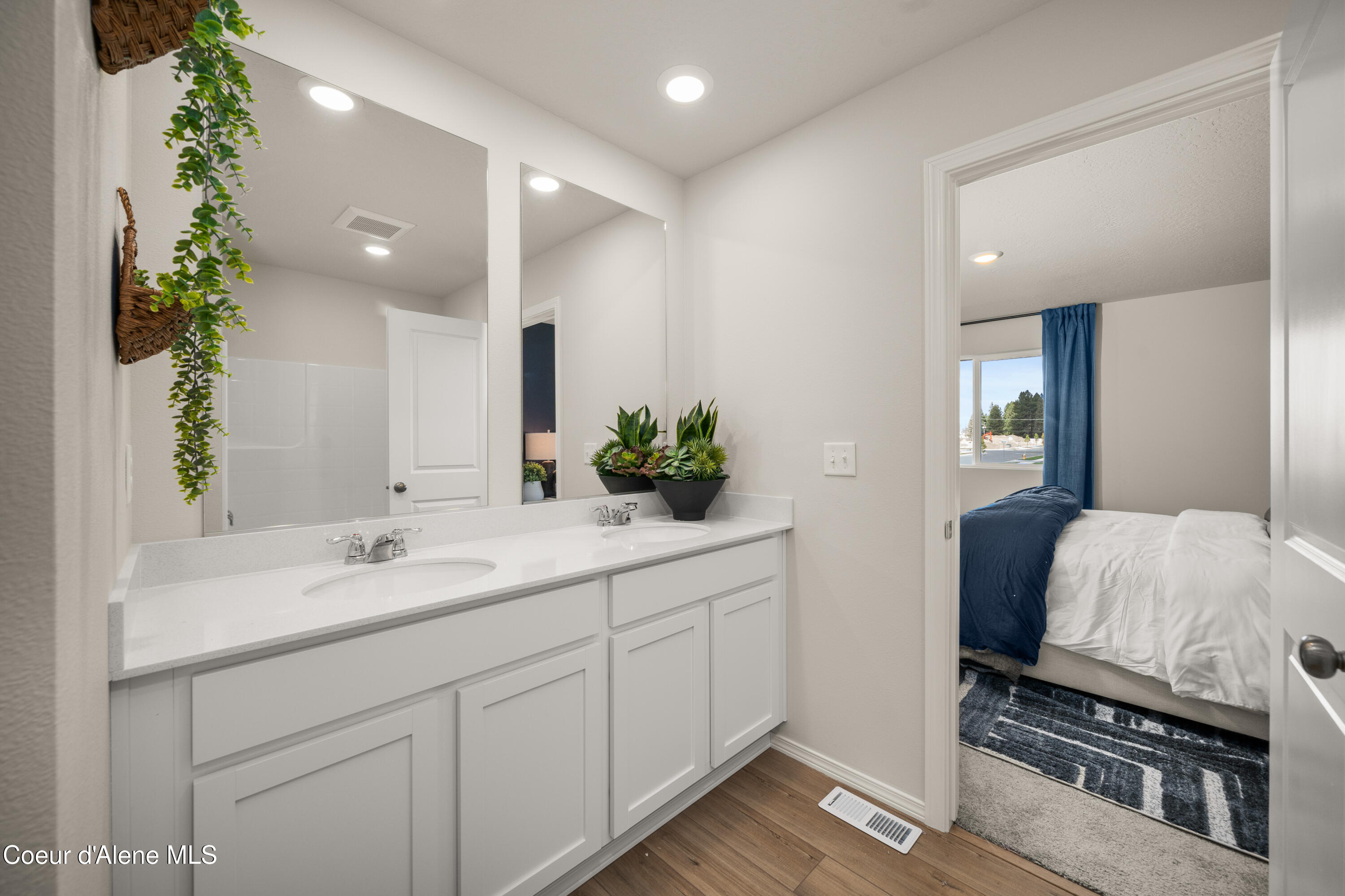 Hayden, Idaho 83835, United States, 3 Bedrooms Bedrooms, ,2 BathroomsBathrooms,Residential,Pending,114424