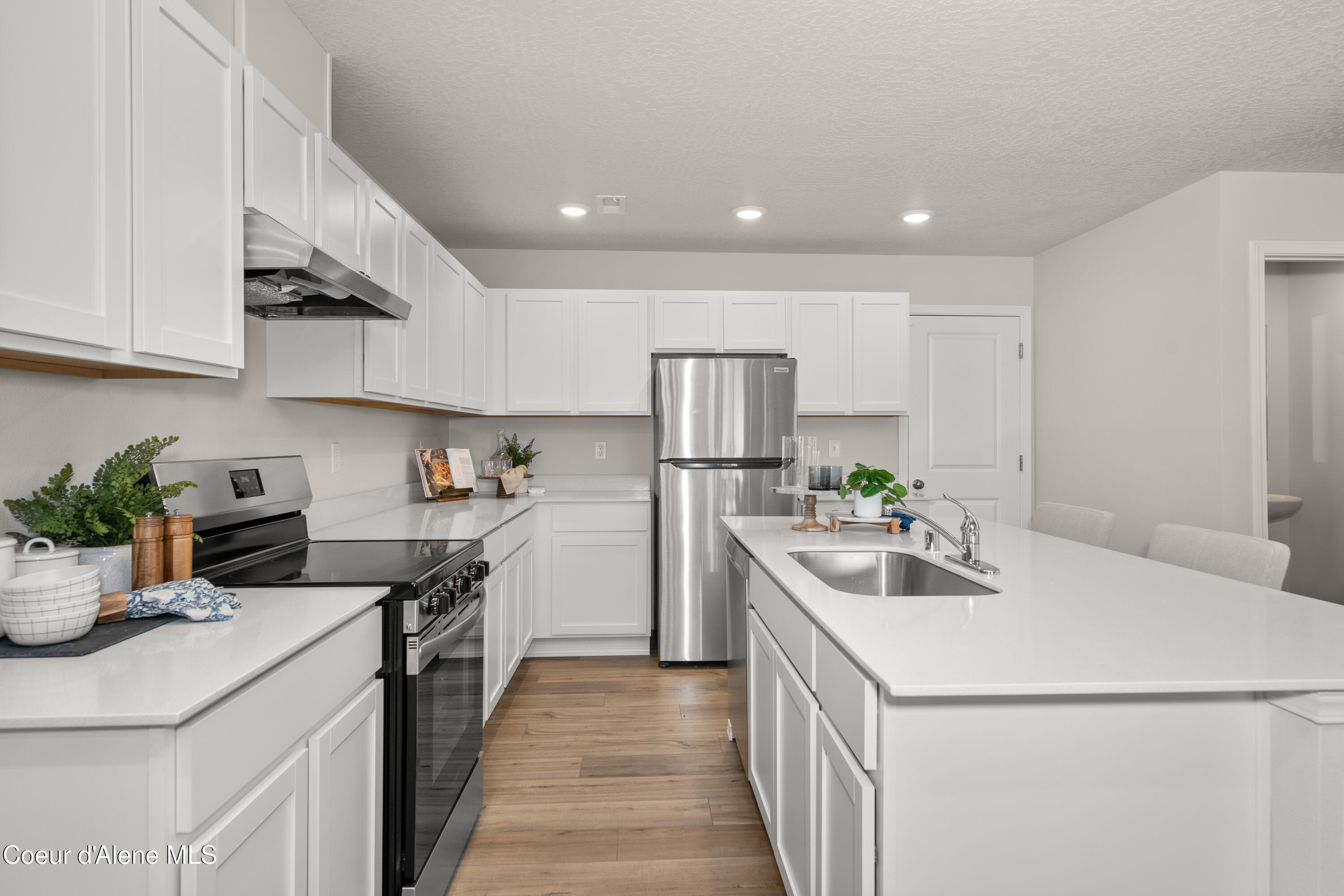 Hayden, Idaho 83835, United States, 3 Bedrooms Bedrooms, ,2 BathroomsBathrooms,Residential,Pending,114424