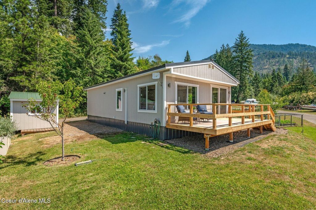 Photo of 302 School Rd #15, Hope, ID 83836 (MLS # 26-2911)