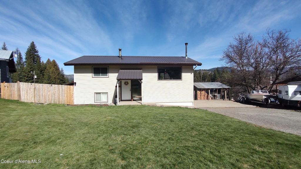 Photo of 2312 Cromwell Dr, St. Maries, ID 83861 (MLS # 26-2772)