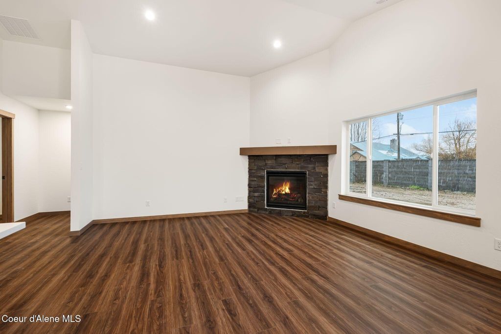 Photo of 2224 Maverick Ct, Sandpoint, ID 83864 (MLS # 26-179)