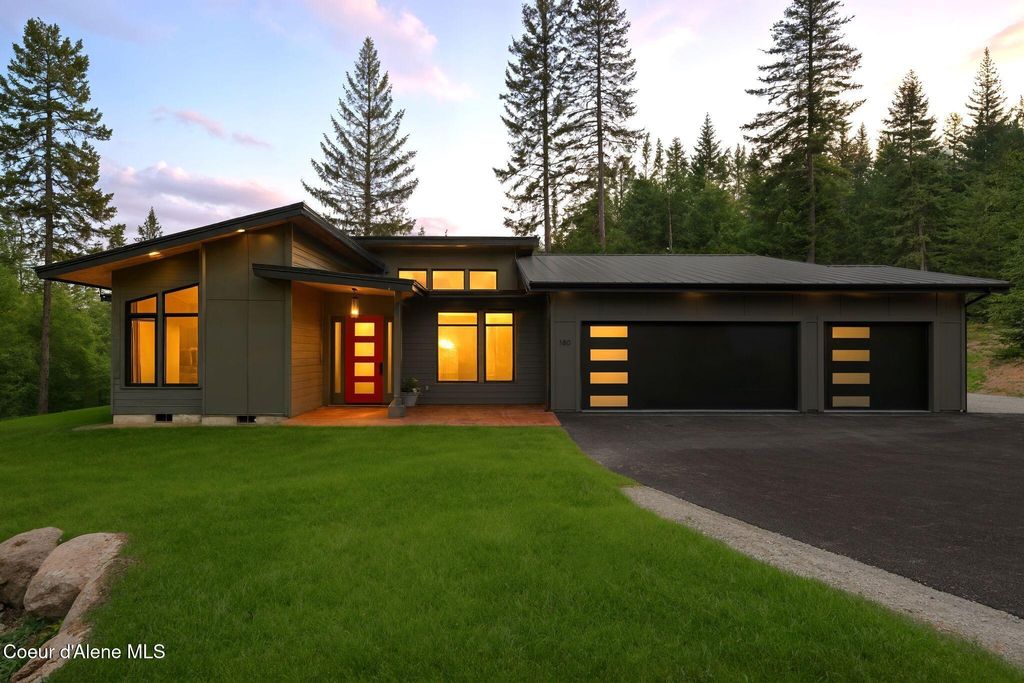Photo of 180 Ironstone Dr, Sandpoint, ID 83864 (MLS # 25-8980)