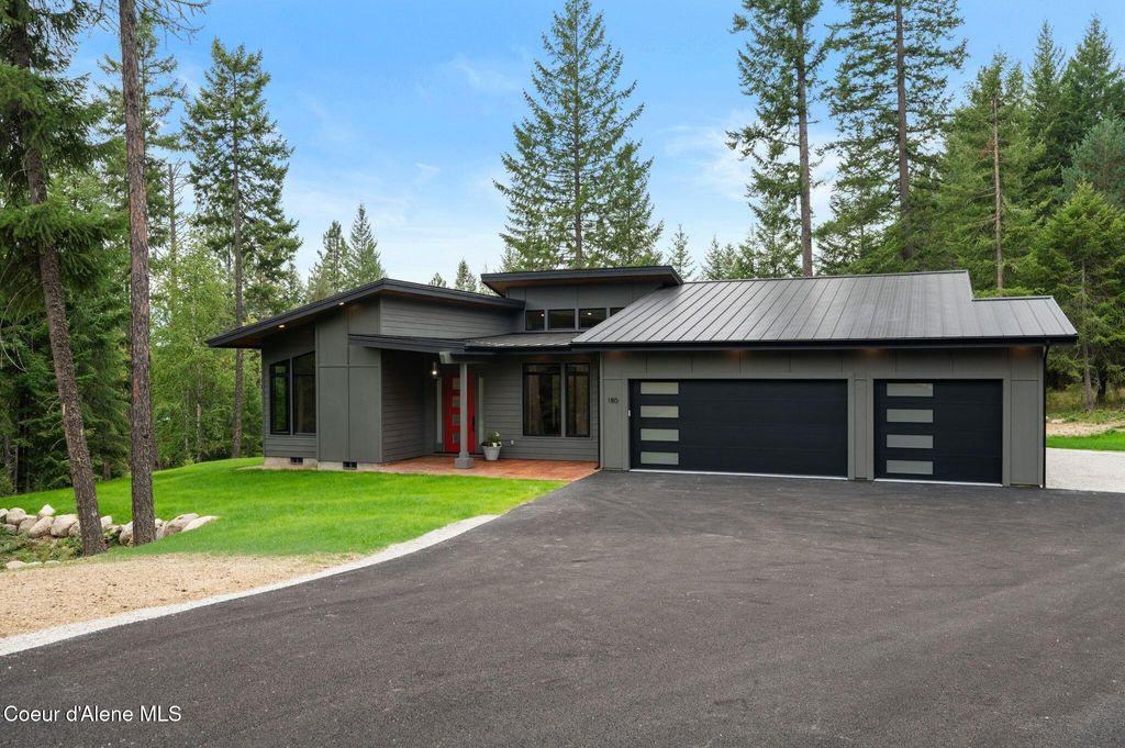 Photo of 180 Ironstone Dr, Sandpoint, ID 83864 (MLS # 25-8980)