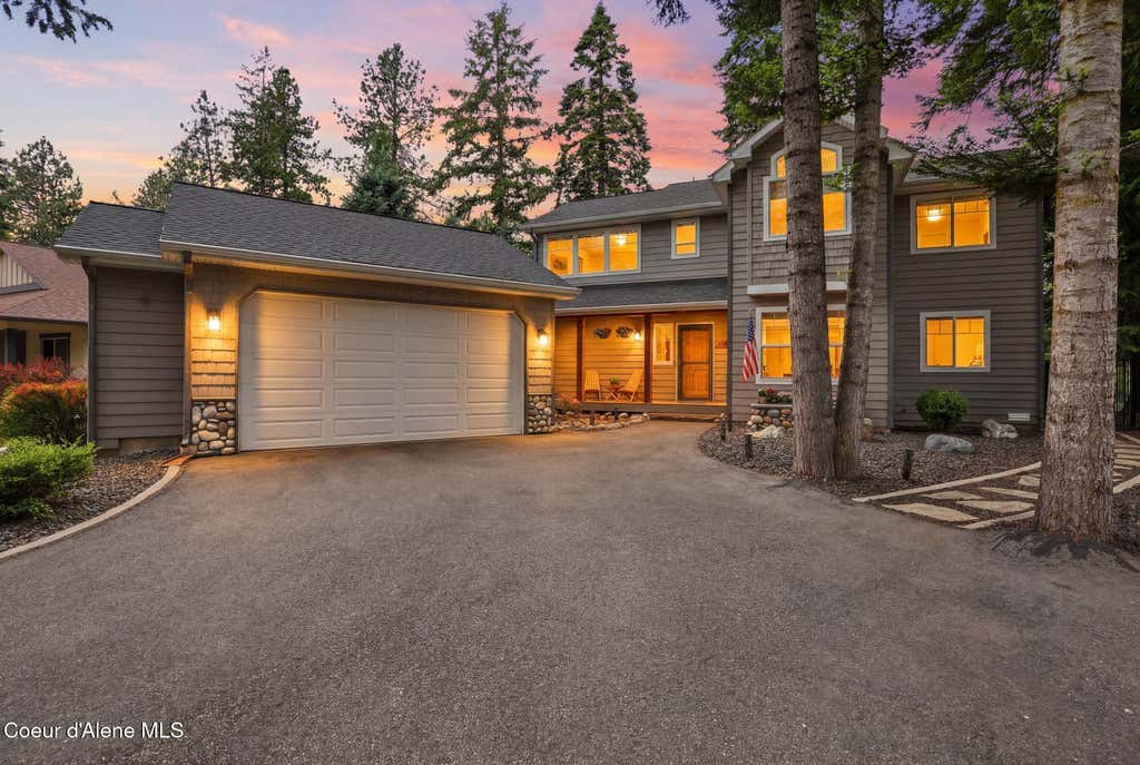 Photo of 11331 TRAFALGAR St, Hayden, ID 83835 (MLS # 26-5882)