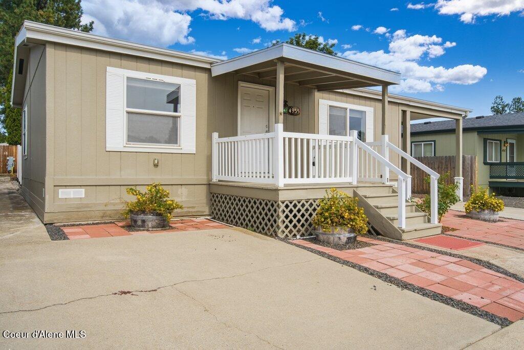 Photo of 4955 Cougar CIR, Coeur dAlene, ID 83815 (MLS # 26-9420)