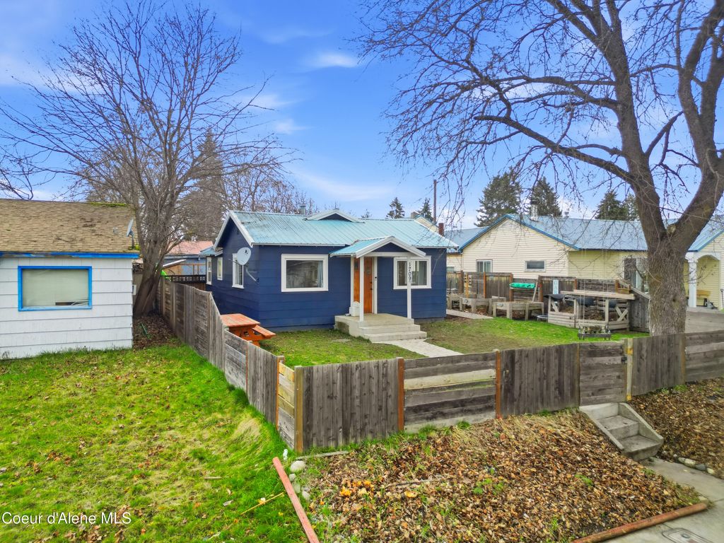 Photo of 1709 7th St, Coeur dAlene, ID 83814 (MLS # 26-2693)